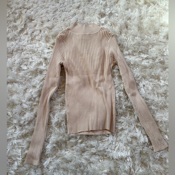 NWT Heartloom women’s mock neck sweater with cutout detail at chest. - Picture 2 of 3